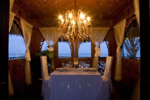 Romantic-Dining-in-the-tides1-1920w